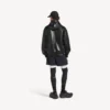 Abrigo corto con capucha para hombre en negro Abrigo corto con capucha para hombre en negro