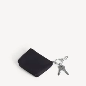 Bolsa con cremallera y colgante para hombre en negro Bolsa con cremallera y colgante para hombre en negro