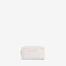 Bolsa cosmética con fragancia en blanco marfil Dix