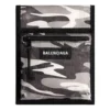 Bolsa pequeña Explorer con correa y estampado de camuflaje «Gris» 6559822AARO9061