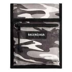 Bolsa pequeña Explorer con correa y estampado de camuflaje «Gris» 6559822AARO9061