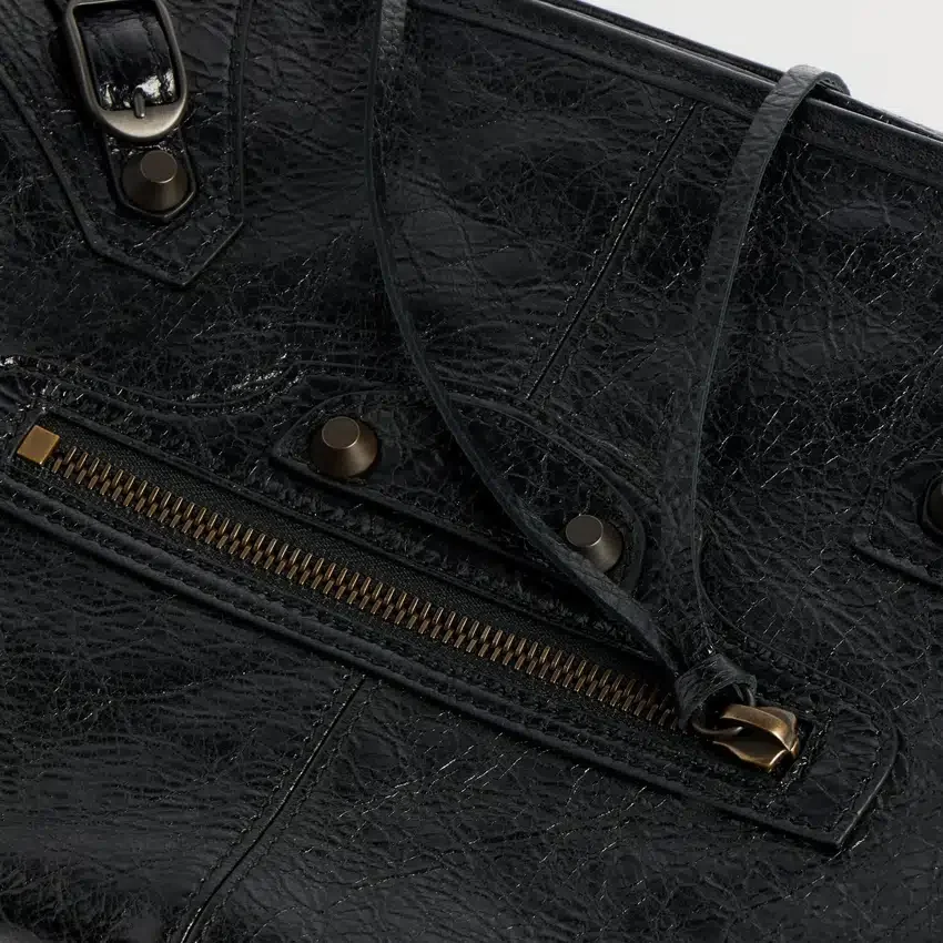 Bolso bandolera con solapa «Le City» para hombre, pequeño, en negro Bolso bandolera con solapa «Le City» para hombre, pequeño, en negro