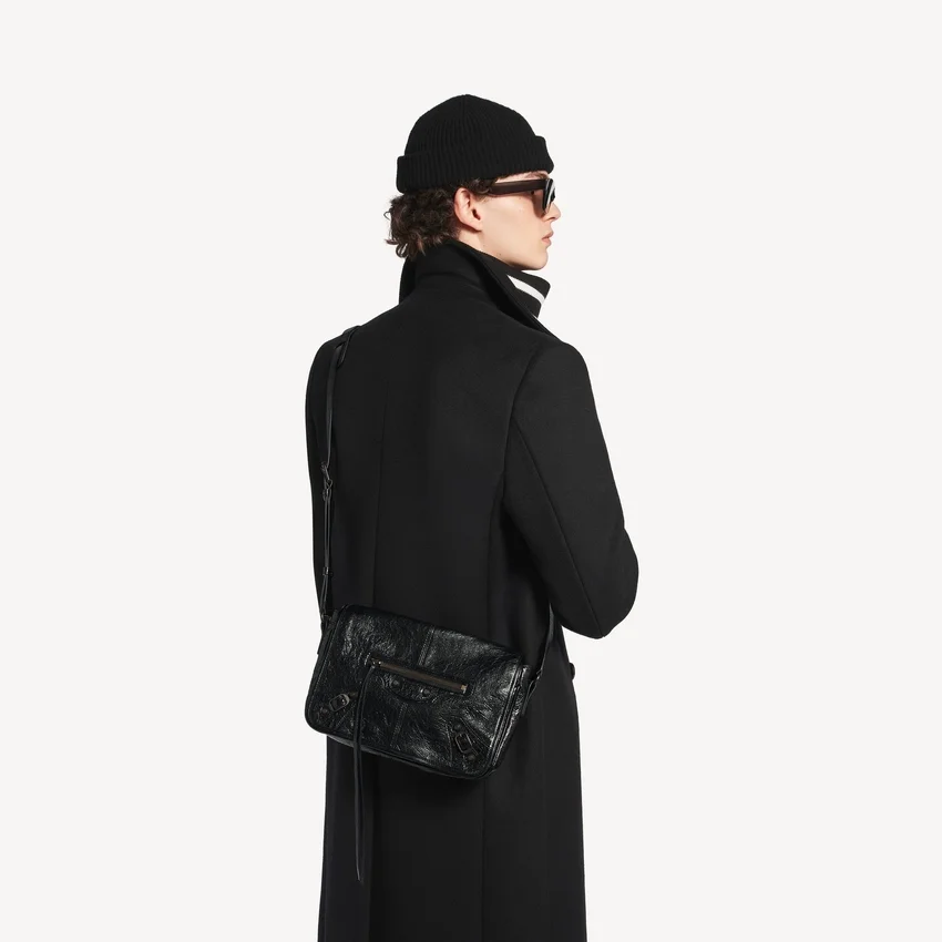 Bolso bandolera con solapa «Le City» para hombre, pequeño, en negro Bolso bandolera con solapa «Le City» para hombre, pequeño, en negro