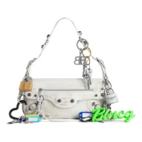 Bolso bandolera pequeño Le Cagole con efecto desgastado y dijes «Blanco» 7716402AA7A9000