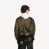 Bolso de fin de semana Explorer para hombre, pequeño, con múltiples bolsillos, en negro/multicolor Bolso de fin de semana Explorer para hombre, pequeño, con múltiples bolsillos, en negro/multicolor