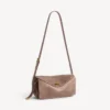 Bolso de hombro Le 7 para mujer, tamaño mediano, en color biscuit Bolso de hombro Le 7 para mujer, tamaño mediano, en color biscuit