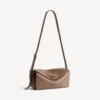 Bolso de hombro Le 7 para mujer, tamaño mediano, en color biscuit Bolso de hombro Le 7 para mujer, tamaño mediano, en color biscuit
