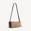 Bolso de hombro Le 7 para mujer, tamaño mediano, en color biscuit Bolso de hombro Le 7 para mujer, tamaño mediano, en color biscuit
