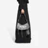 Bolso de hombro «Le Cagole» pequeño para mujer en color plateado Bolso de hombro «Le Cagole» pequeño para mujer en color plateado