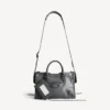 Bolso urbano pequeño en color roca volcánica