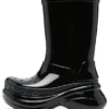 Botas Crocs x Balenciaga con acabado charol «Negro» 677388W1S8X