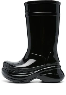 Botas Crocs x Balenciaga con acabado charol «Negro» 677388W1S8X