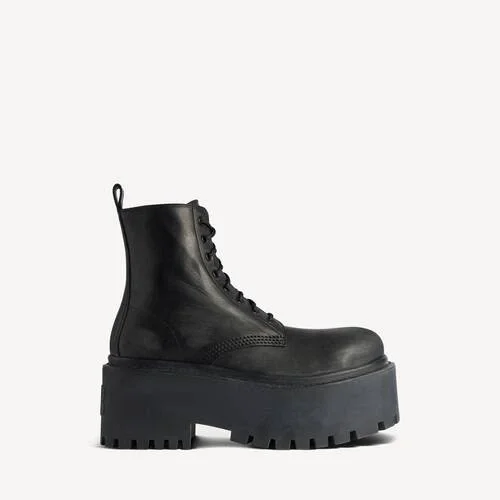 Botines de plataforma Strike para mujer en negro Botines de plataforma Strike para mujer en negro