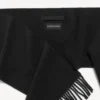 Bufanda con flecos para hombre en negro Bufanda con flecos para hombre en negro
