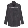 Camisa con botones y logotipo a rayas en el pecho «Negro» 583989TGM041070