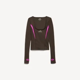 Camiseta ajustada de manga larga para mujer, estilo «techwear», en color marrón caqui/rosa neón