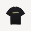 Camiseta de corte medio para hombre con diseño «Messy Spray» en negro
