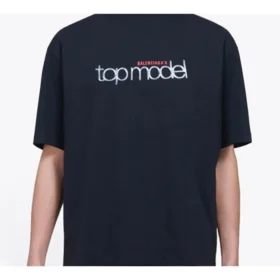 Camiseta de hombre Balenciaga Top Model Retro de punto, corte entallado y manga corta, negra 612966TIV821000 Camiseta de hombre Balenciaga Top Model Retro de punto, corte entallado y manga corta, negra 612966TIV821000