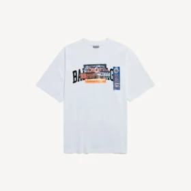 Camiseta de hombre «Bumper Stickers» de corte medio en color blanco