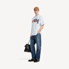 Camiseta de hombre «Bumper Stickers» de corte medio en color blanco