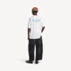 Camiseta de hombre de corte medio con diseño esquemático en color blanco