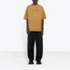 Camiseta de manga corta para hombre de Balenciaga con cuello redondo y estampado de letras, color caqui, 620969TIV509605
