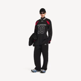 Camiseta de manga larga oversize para hombre de Balenciaga | Colaboración con la NBA en negro/multicolor