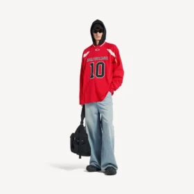 Camiseta de manga larga oversize para hombre de Balenciaga | Colaboración con la NBA en rojo/multicolor Camiseta de manga larga oversize para hombre de Balenciaga | Colaboración con la NBA en rojo/multicolor