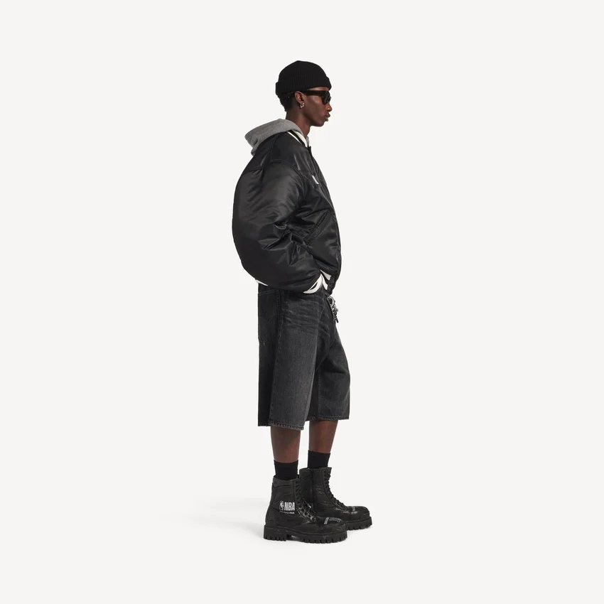 Chaqueta Coach de Balenciaga para hombre | Colaboración con la NBA en color negro Chaqueta Coach de Balenciaga para hombre | Colaboración con la NBA en color negro