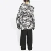 Chaqueta con hombros al aire Balenciaga FW21 para hombre, gris, 663004TKLD41240