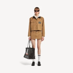 Chaqueta corta de estilo laboral para mujer en color beige