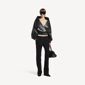 Chaqueta cruzada de mujer en negro