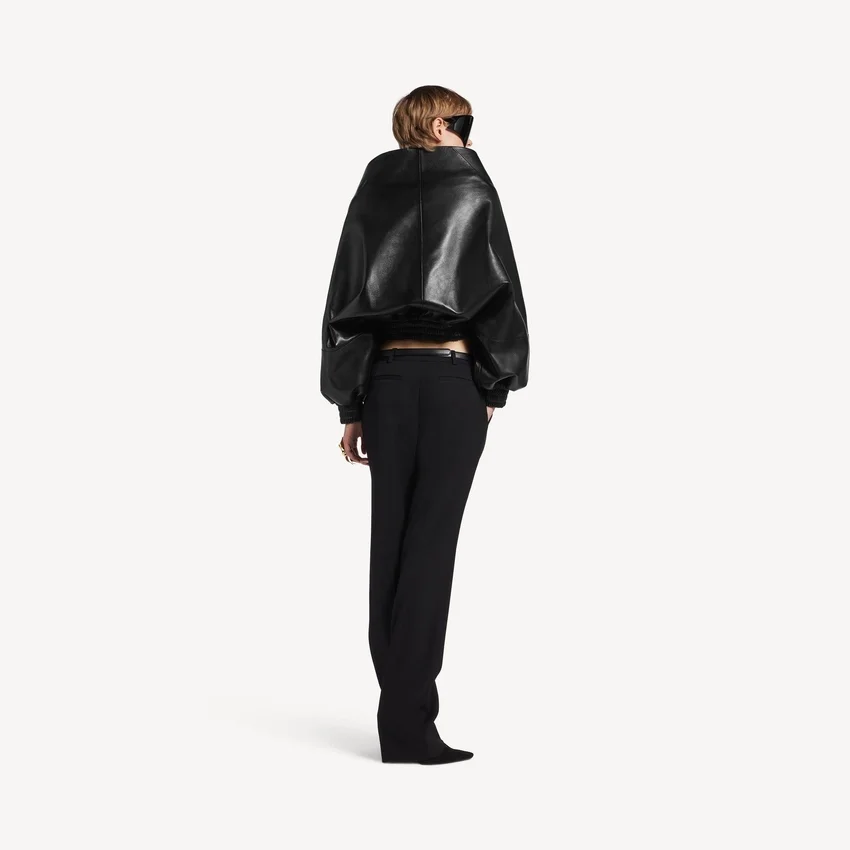 Chaqueta cruzada de mujer en negro Chaqueta cruzada de mujer en negro