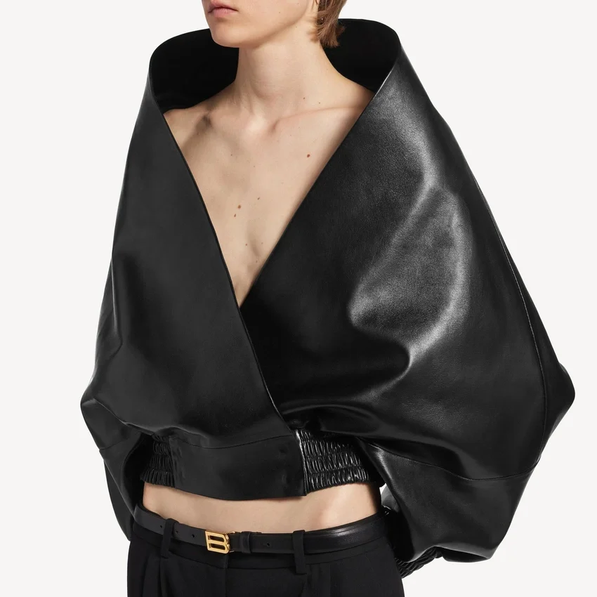 Chaqueta cruzada de mujer en negro Chaqueta cruzada de mujer en negro