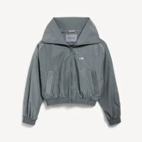 Chaqueta de chándal de cuello alto para mujer en color gris elefante