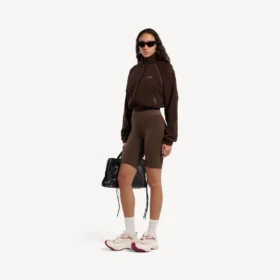 Chaqueta de chándal «techwear» para mujer en color moka