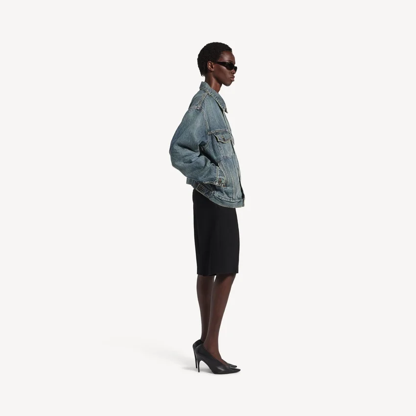 Chaqueta de Denim «Kick» para mujer en azul vintage desgastado Chaqueta de Denim «Kick» para mujer en azul vintage desgastado
