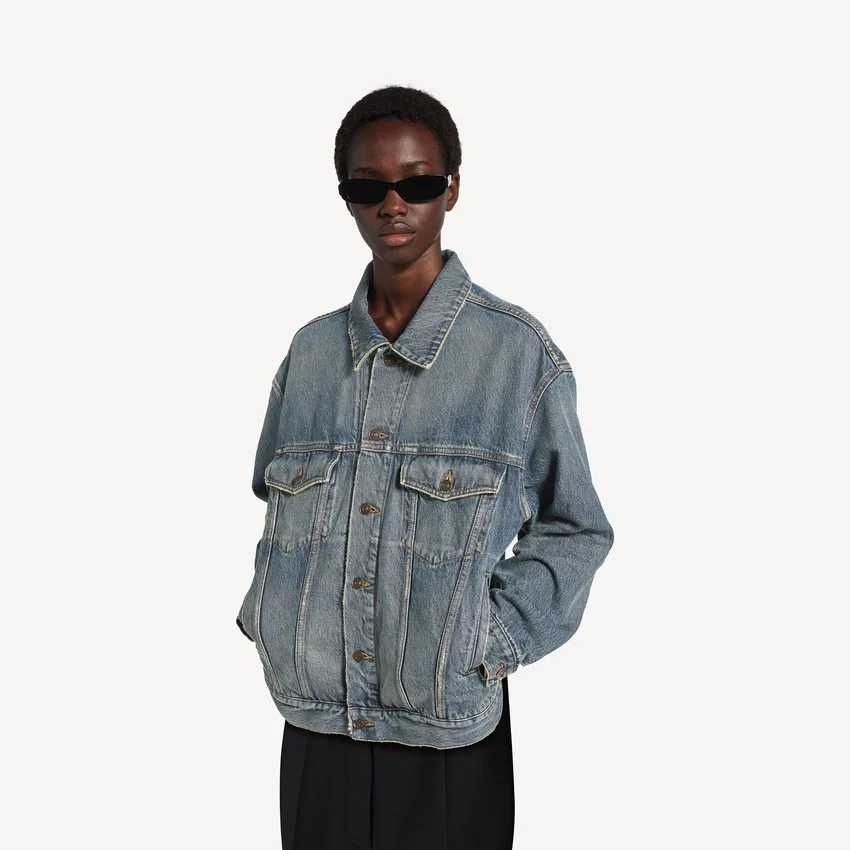Chaqueta de Denim «Kick» para mujer en azul vintage desgastado Chaqueta de Denim «Kick» para mujer en azul vintage desgastado