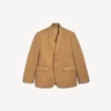 Chaqueta de hombre de corte normal y botonadura simple en color camel Chaqueta de hombre de corte normal y botonadura simple en color camel