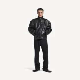Chaqueta de piel de cordero con cremallera para hombre en color negro