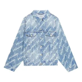 Chaqueta Denim con logotipo en letra cursiva por toda la prenda «Azul claro y blanco» 681690TJW904200