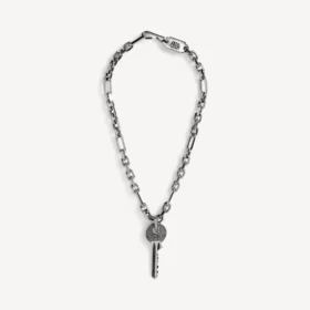 Collar fino para hombre Neverlost en plata envejecida