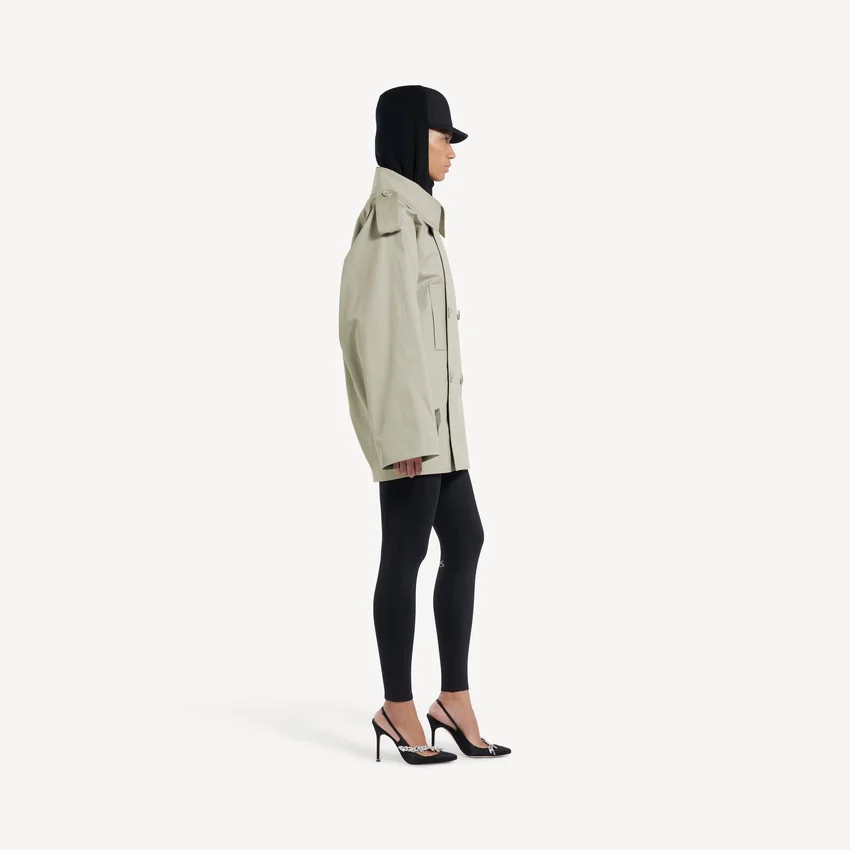 Gabardina de doble botonadura para mujer en beige claro Gabardina de doble botonadura para mujer en beige claro