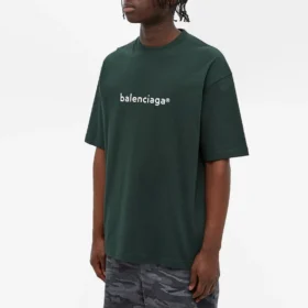 Jersey de cuello redondo de manga corta para hombre de Balenciaga con estampado de letras, verde, 612966TIV543011 Jersey de cuello redondo de manga corta para hombre de Balenciaga con estampado de letras, verde, 612966TIV543011