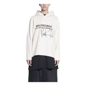 Jersey de hombre Balenciaga x RuPaul Crossover FW21 con estampado de letras, blanco cremoso 670946TLV569057 Jersey de hombre Balenciaga x RuPaul Crossover FW21 con estampado de letras, blanco cremoso 670946TLV569057