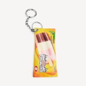 Llavero/colgante para hombre con forma de bolsa de aperitivos en color amarillo