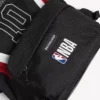 Mochila Explorer de Balenciaga para hombre | Colaboración con la NBA en negro/blanco/rojo bermellón