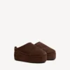 Mules de plataforma blanda «Alaska» para mujer en color espresso claro Mules de plataforma blanda «Alaska» para mujer en color espresso claro