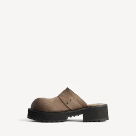 Mules Venom para mujer en color biscuit