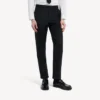 Pantalones ajustados de sastrería para hombre en color negro